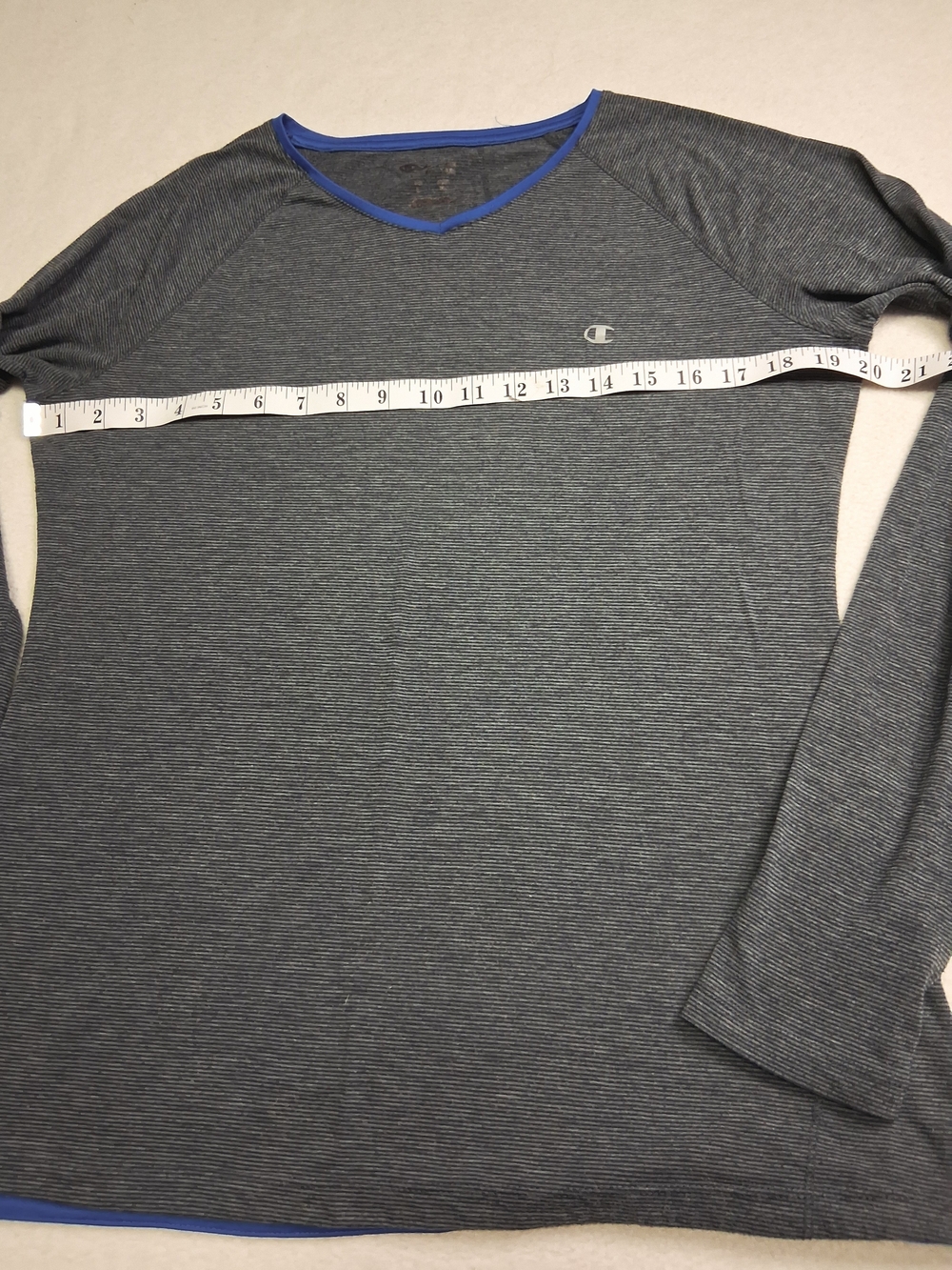 4/20$ Champion Men's Long-Sleeve Heather Gray Performance Tee - Picture 3 of 5